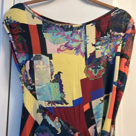 Save the Queen - Picture 2 of 10